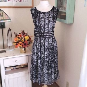Roaman's Black and White Sleeveless Dress